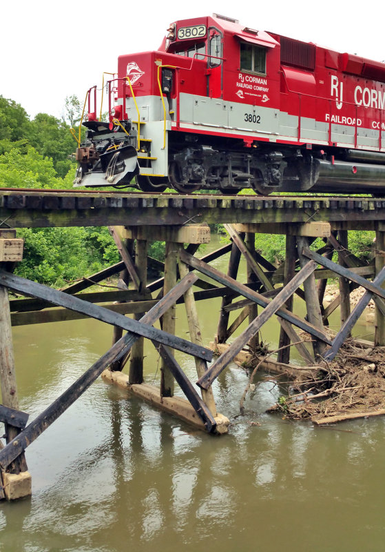 Crossing the Elkhorn Creek bridge on the LL branch 