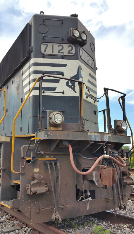 NS GP60 #7122 at Lawrenceburg