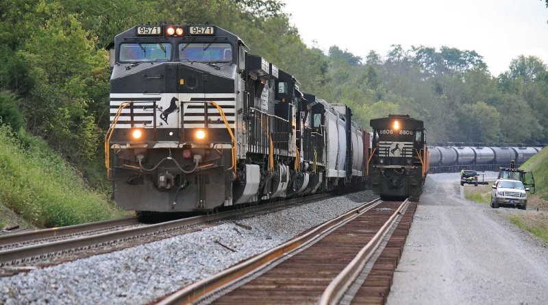 NS 170 comes North, passing a ballast train working on the new #2 track on the Rogers Gap extension 