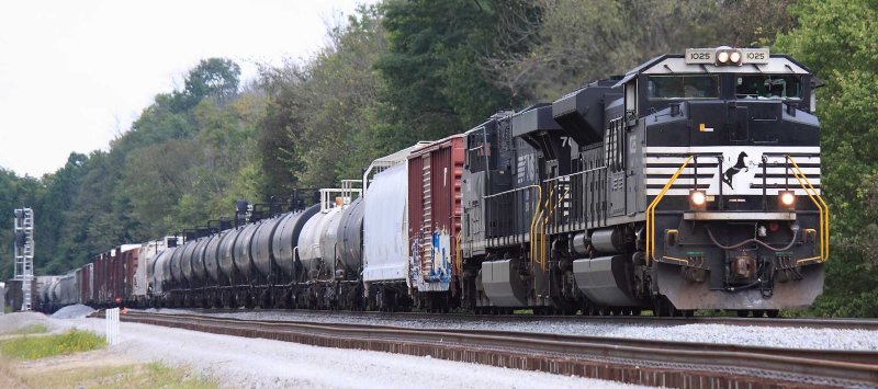 A Southbound passes the new signals at Rogers Gap. The track in the foreground will become the new #2 track 