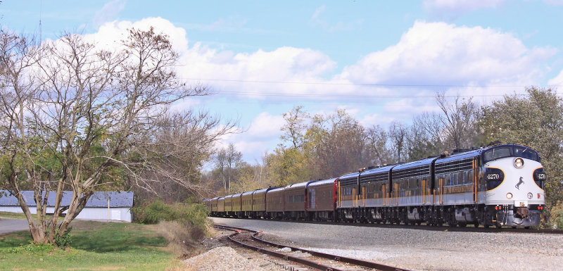 NS 950 flies South through downtown Burgin 