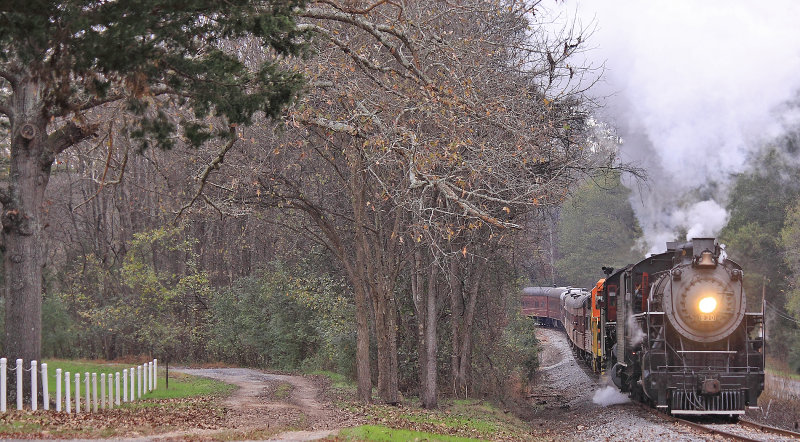 The doubleheader climbs upgrade through the Chickamauga Battle Field 