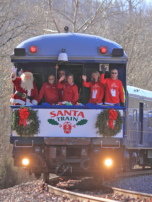 Waves from Santa at St. Paul  