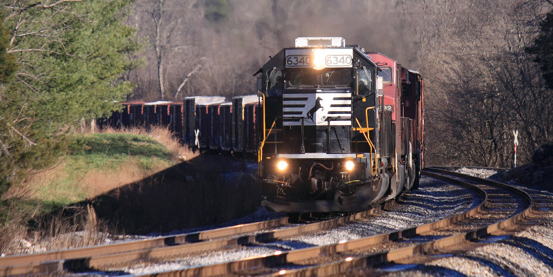 NS SD40E # 6340 leads train 123 South near Grove 