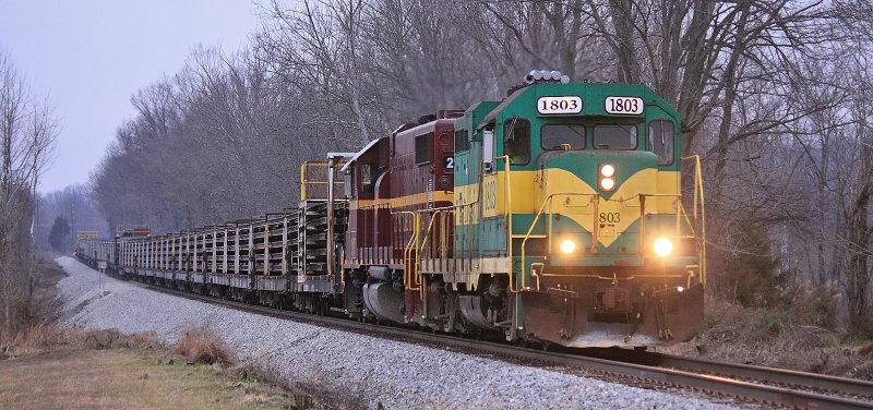 A Southbound rail train is running over part of the newly refurbished LIRC mainline near Cruthersville 