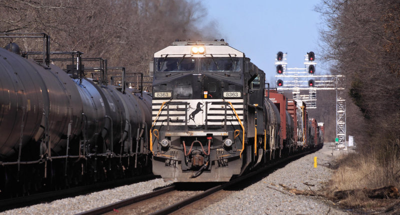 113 eases down the #1 track on an approach signal. 167 (to the left) would get the signal at Bowen First 