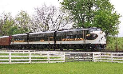 The outbound KY Derby train passes through Vanarsdale Ky 