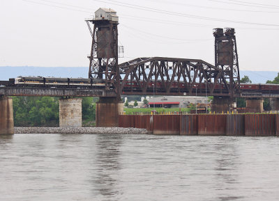 The OCS crosses the TN river at Chattanooga as a steady rain falls 
