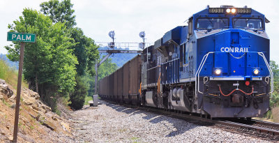 Conrail 8098 leads train 797 North at Palm Ky 