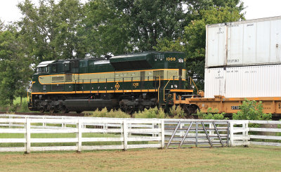 Erie 1068 is doing most of the work as 23G passes by Vanarsdale with the lead engine dead 