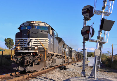 NS 168 gets back on the move at Palm after meeting 23G. The old searchlight signals are still holding on here for now.