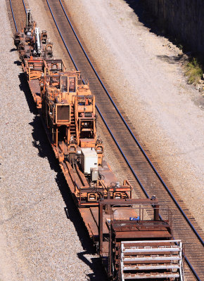 Rail loader / unloader on the rear of 912 