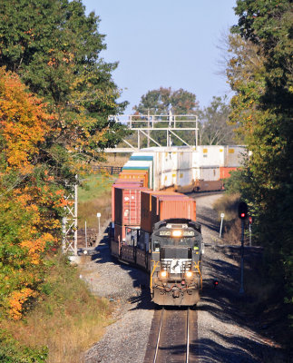 Eastbound 223 eases out of the siding at the East End of Waddy after meeting a Westbound 