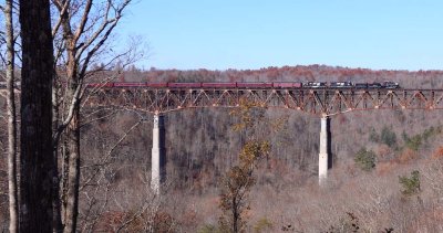 Southern 630 leaps across the New River valley, Northbound on the CNO&TP