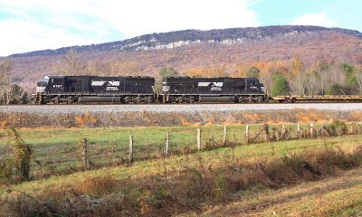 A matched set of SD60I's lead a Southbound at Rising Fawn, Georgia on the AGS North 