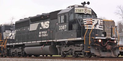 A nice set of EMD's on the T16 local working the saw mill at Pine Knot 