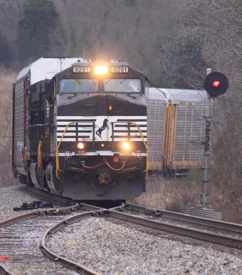 Westbound 284 passes the intermediate signal at Avenstoke 