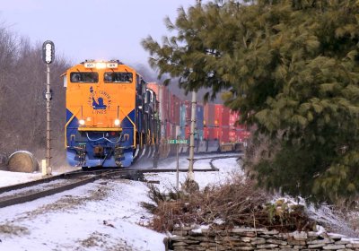 Eastbound 376 passes the signals at East Talmage with CNJ 1071 on the point