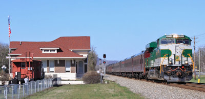 Green & Gold SOUTHERN power once again passes the depot at Spring City with Southbound varnish 