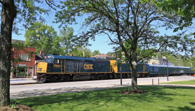 The outbound CSX Derby deadhead backs off the F&C spur in Frankfort on a warm Sunday morning 