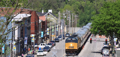 The outbound CSX Derby deadhead in the street at Frankfort 