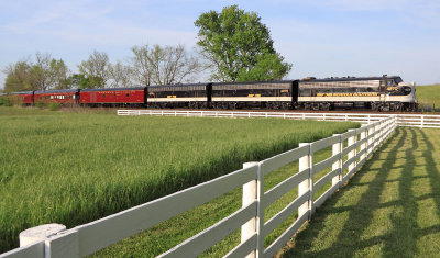 The NS Derby train races by The Fence at Vanarsdale, Ky on the NS Louisville District 