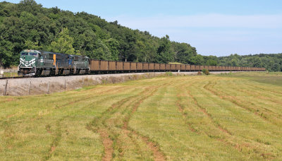 PAL 4516 brings a empty coal train South down the valley at Spring Lick