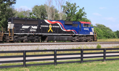 NS 6920, The Veterans Unit, leads Eastbound 285 at Waddy, KY