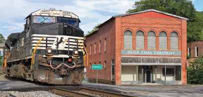 Westbound 112 passes through downtown Oliver Springs 