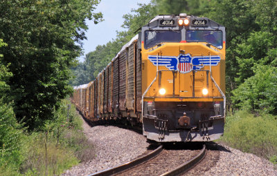 UP 4014 leads NS 275 at West Talmage
