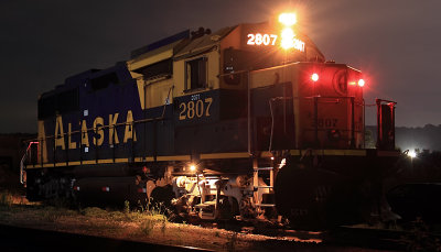 CCET 2807 idles next to the former N&W mainline near Batavia, Ohio