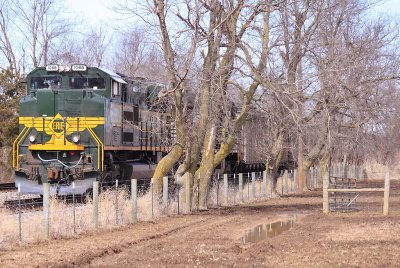 Erie 1068 leads NS 74J at Talmage, KY 