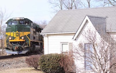 Erie 1068 leads an Eastbound coal train through Harrodsburg 