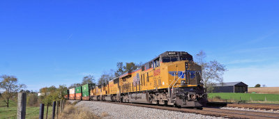NS 215 with a Trio of UP power rolls down the valley at Palm 
