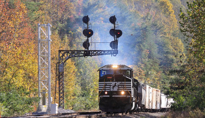 NS 2623 brings train 116 North under the signals at Tunnel 26 