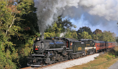 Southern 4501 & 2594 blast up the hill out of Rossville Ga on a cold Sunday morning 