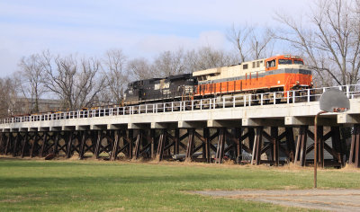 Empty steel train 61R crosses the Elmo Head bridge at Shelbyville 