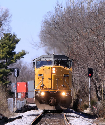 A former UP SD90Mac leads NS 376 by the block at West Harrodsburg 
