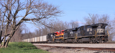 77J comes South through Burgin with KUCX empties from the Brown power plant 