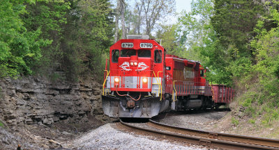 The Southbound sand train climbs out of the KY River valley just South of downtown Frankfort 
