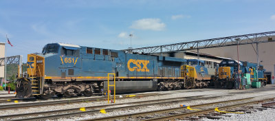 Power on the outbound track outside the CSX Corbin Shop 