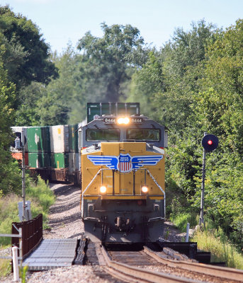 UP 8444 leads NS 224 by the signals at Salvisa 