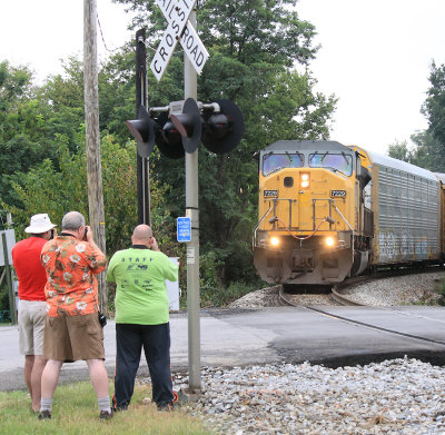 A group from Canada and Georgia watch NS 273 twist through Hogtown 