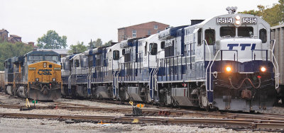 TTI switches in the yard at Paris. The CSX power brought the limestone train in from Mount Vernon earlier that morning 