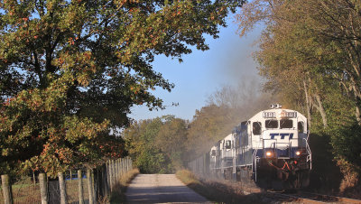 A Northbound grinds up the hill out of Millersburg 