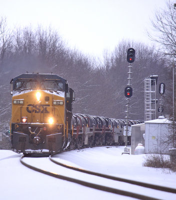 NS 60R comes by the old and new signals at West Talmage behind a CSX motor 