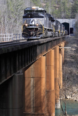Southbound M79 crosses the Emory River at Nemo 