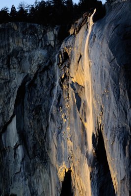 D4D_1706HorsetailFallsMidSunset1.jpg