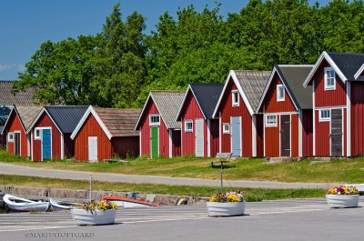 Summer in Sweden with RED boathouses