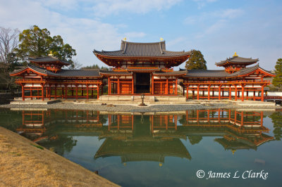 Byodo-in (The 10yen Temple)